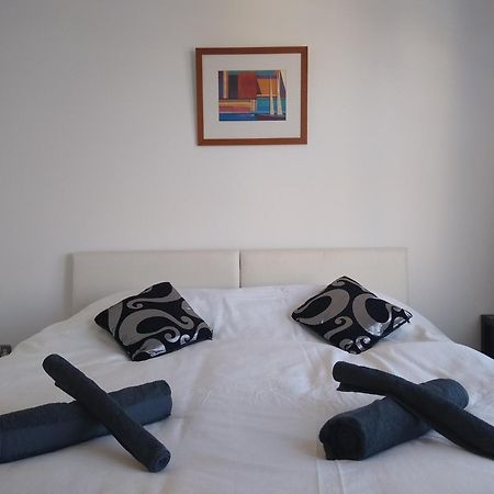 Room In Luxurious Penthouse Apartment Лондон Екстериор снимка