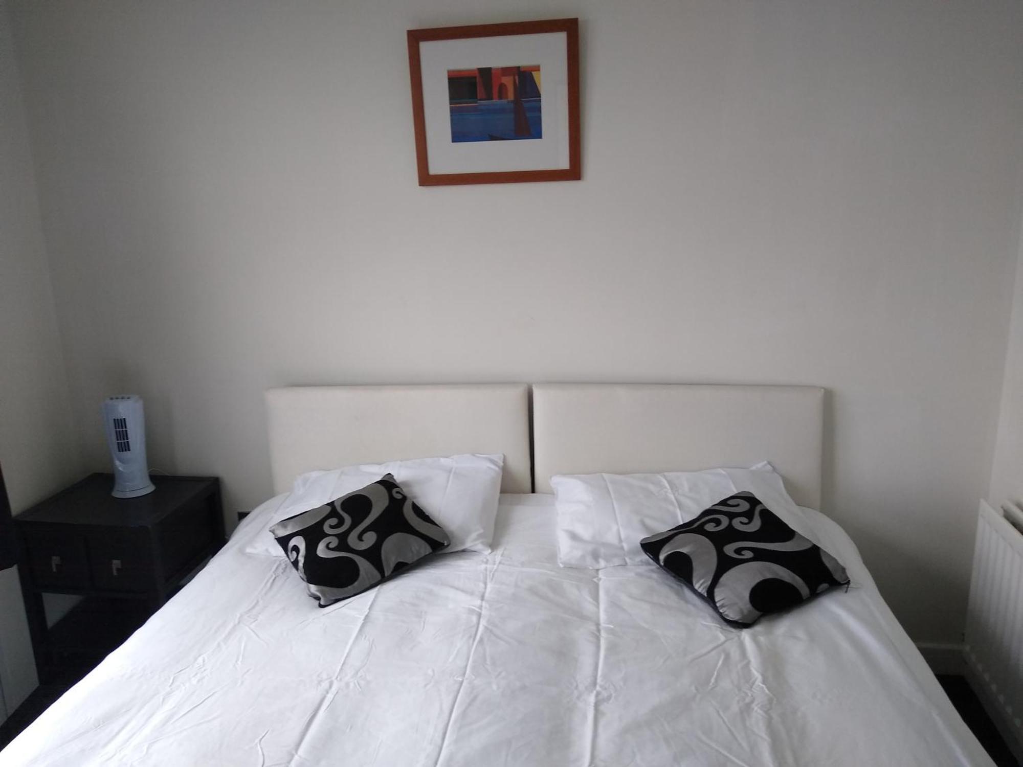 Room In Luxurious Penthouse Apartment Лондон Екстериор снимка